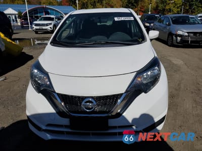 Piąte zdjęcie samochodu w środku: 2019 NISSAN VERSA NOTE S VIN:3N1CE2CP5KL366094 - miniatura
