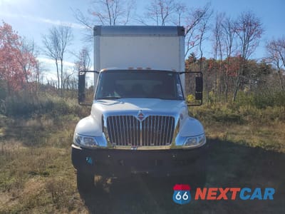 Piąte zdjęcie samochodu w środku: 2016 INTERNATIONAL 4000 4300 - SEMI TRUCK VIN:1HTMMMML7GH219943 - miniatura