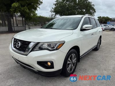 2017 NISSAN PATHFINDER S 5N1DR2MM1HC627750 - główne zdjęcie licytacji z USA - miniatura