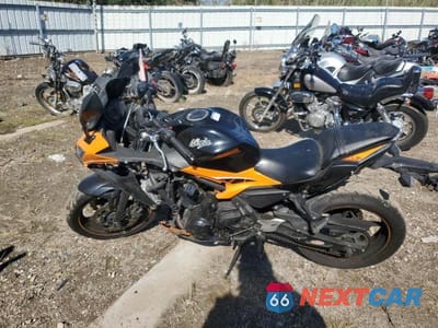 Trzecie zdjęcie samochodu z tyłu: 2019 KAWASAKI EX650 F VIN:JKAEXEK12KDA35250 - miniatura