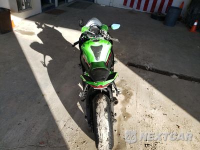 Zdjęcie 6 z 10 samochodu: 2021 KAWASAKI ZX1002 M VIN:JKBZXVM18MA000241 - miniatura
