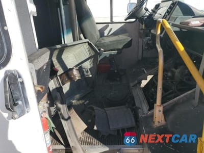 Zdjęcie 11 z 14 samochodu: 2000 FORD E350 DELIVERY TRUCK VIN:1FCJE39L3YHA77527 - miniatura