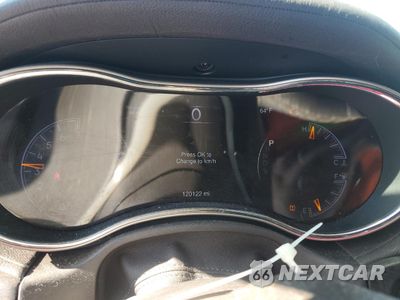 Zdjęcie 9 z 15 samochodu: 2015 JEEP GRAND CHEROKEE OVERLAND VIN:1C4RJECGXFC765542 - miniatura