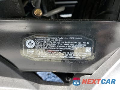Zdjęcie 9 z 10 samochodu: 2025 CAN-AM SPYDER ROADSTER F3-T VIN:2BXREDD22SV000142 - miniatura