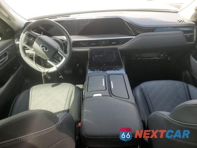 Zdjęcie 8 z 13 samochodu: 2025 INFINITI QX80 LUXE VIN:JN8AZ3BB6S9401940 - miniatura