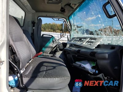 Zdjęcie 7 z 13 samochodu: 2006 ISUZU NPR BOX TRUCK VIN:JALB4B16767020059 - miniatura