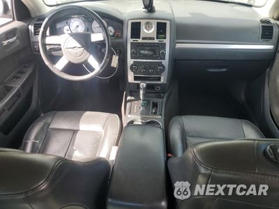 Zdjęcie 8 z 12 samochodu: 2010 CHRYSLER 300 TOURING VIN:2C3CA5CV0AH152067 - miniatura