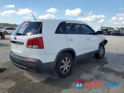 Trzecie zdjęcie samochodu z tyłu: 2011 KIA SORENTO LX VIN:5XYKT3A14BG084622 - miniatura