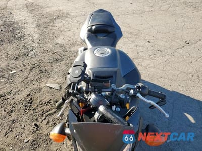 Piąte zdjęcie samochodu w środku: 2012 YAMAHA FZ8 N VIN:JYARN27E0CA001665 - miniatura