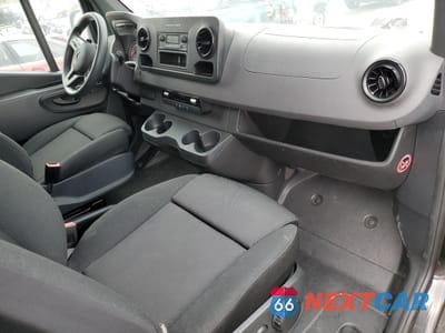Zdjęcie 8 z 13 samochodu: 2024 MERCEDES-BENZ SPRINTER 2500 VIN:W1Y4NBHY1RT176913 - miniatura