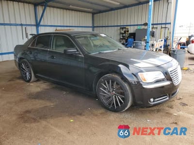 Czwarte zdjęcie samochodu z boku: 2013 CHRYSLER 300 VIN:2C3CCAAG2DH572795 - miniatura