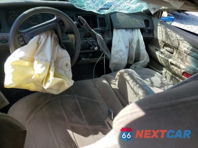 Zdjęcie 8 z 13 samochodu: 2000 FORD CROWN VICTORIA VIN:2FAFP73W6YX122170 - miniatura