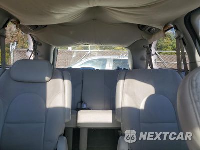 Zdjęcie 10 z 13 samochodu: 2005 CHRYSLER TOWN & COUNTRY LIMITED VIN:2C4GP64LX5R378177 - miniatura