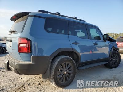 Trzecie zdjęcie samochodu z tyłu: 2025 TOYOTA LAND CRUISER BASE VIN:JTEABFAJ5SK019543 - miniatura
