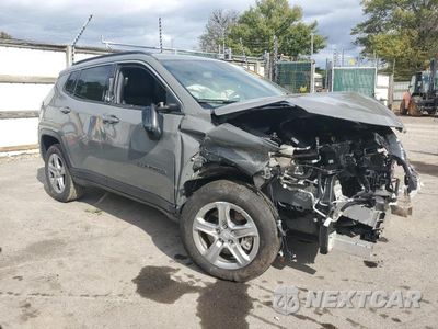 Czwarte zdjęcie samochodu z boku: 2024 JEEP COMPASS LATITUDE VIN:3C4NJDBN2RT605799 - miniatura