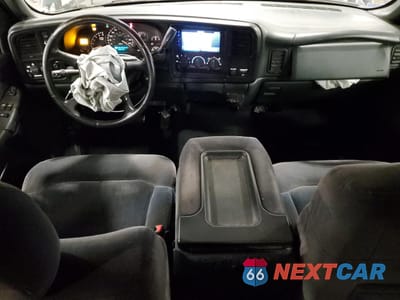 Zdjęcie 8 z 12 samochodu: 2001 CHEVROLET SILVERADO K2500 HEAVY DUTY VIN:1GCHK29G51E173641 - miniatura