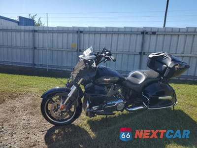 Trzecie zdjęcie samochodu z tyłu: 2016 VICTORY MOTORCYCLES CROSS COUNTRY TOUR VIN:5VPTW36N8G3053880 - miniatura