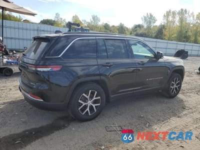 Trzecie zdjęcie samochodu z tyłu: 2025 JEEP GRAND CHEROKEE VIN:1C4RJHBG4SC278799 - miniatura