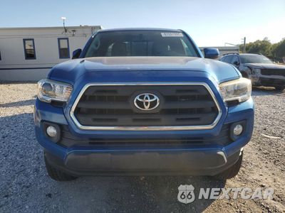 Piąte zdjęcie samochodu w środku: 2017 TOYOTA TACOMA ACCESS CAB VIN:5TFSZ5AN1HX051094 - miniatura