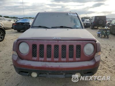 Piąte zdjęcie samochodu w środku: 2012 JEEP PATRIOT LATITUDE VIN:1C4NJPFA2CD704595 - miniatura