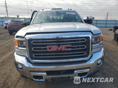 Piąte zdjęcie samochodu w środku: 2015 GMC SIERRA K2500 SLT VIN:1GT12ZE8XFF185052 - miniatura