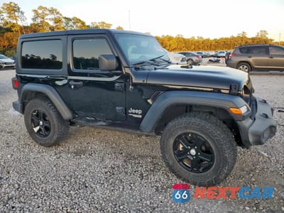 Czwarte zdjęcie samochodu z boku: 2020 JEEP WRANGLER SPORT VIN:1C4GJXAN2LW302549 - miniatura