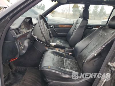 Zdjęcie 7 z 12 samochodu: 1993 MERCEDES-BENZ 300 E VIN:WDBEA32E5PB994476 - miniatura