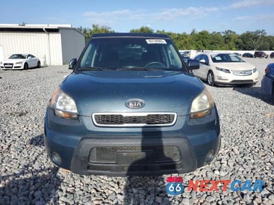 Piąte zdjęcie samochodu w środku: 2011 KIA SOUL + VIN:KNDJT2A24B7309360 - miniatura