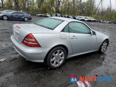 Trzecie zdjęcie samochodu z tyłu: 2002 MERCEDES-BENZ SLK 230 KOMPRESSOR VIN:WDBKK49F42F261969 - miniatura