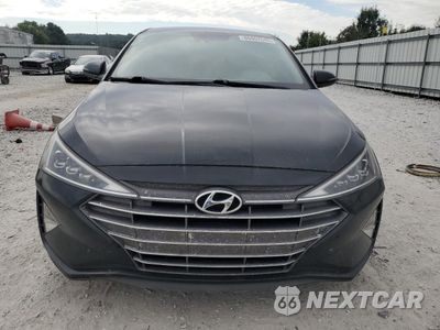 Piąte zdjęcie samochodu w środku: 2019 HYUNDAI ELANTRA SEL VIN:5NPD84LF6KH415329 - miniatura