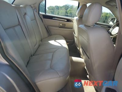 Zdjęcie 10 z 12 samochodu: 2008 LINCOLN TOWN CAR SIGNATURE LIMITED VIN:2LNHM82W08X655694 - miniatura