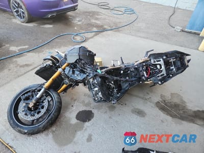 Trzecie zdjęcie samochodu z tyłu: 2010 YAMAHA YZFR1 VIN:JYARN23EXAA006827 - miniatura