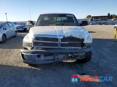 Piąte zdjęcie samochodu w środku: 2001 DODGE RAM 2500 VIN:3B7KC23671G164046 - miniatura