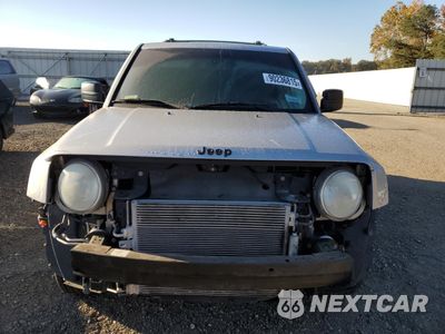 Piąte zdjęcie samochodu w środku: 2014 JEEP PATRIOT LATITUDE VIN:1C4NJPFB8ED536621 - miniatura