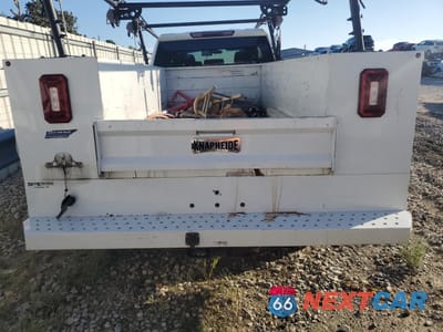 Zdjęcie 6 z 14 samochodu: 2022 CHEVROLET SILVERADO C3500 VIN:1GB4WRE72NF321590 - miniatura