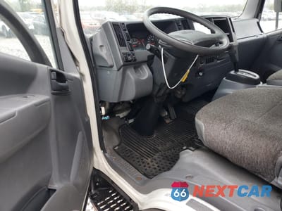 Zdjęcie 8 z 13 samochodu: 2020 ISUZU NPR VIN:54DB4W1B4LS804029 - miniatura