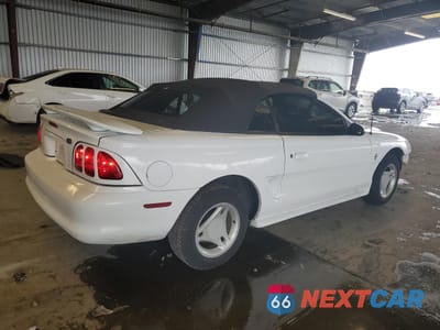 Trzecie zdjęcie samochodu z tyłu: 1996 FORD MUSTANG VIN:1FALP4443TF233780 - miniatura