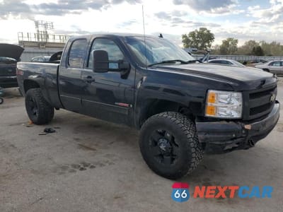 Czwarte zdjęcie samochodu z boku: 2008 CHEVROLET SILVERADO K1500 VIN:1GCEK19Y38Z247888 - miniatura