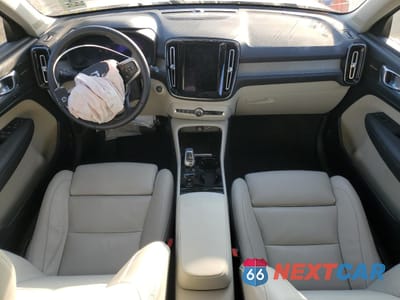 Zdjęcie 8 z 13 samochodu: 2024 VOLVO XC40 PLUS VIN:YV4L12UL7R2367275 - miniatura