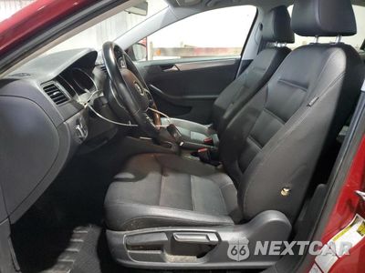 Zdjęcie 7 z 12 samochodu: 2017 VOLKSWAGEN JETTA VIN:3VWDB7AJXHM292886 - miniatura