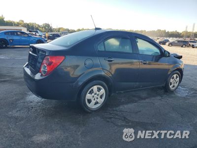 Trzecie zdjęcie samochodu z tyłu: 2015 CHEVROLET SONIC LS VIN:1G1JA5SH0F4104693 - miniatura