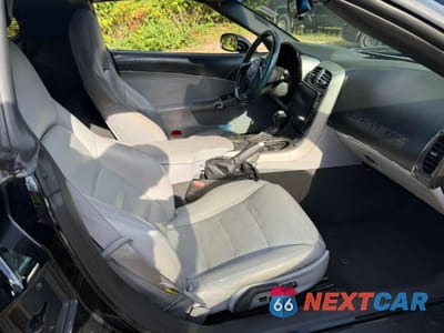 Zdjęcie 7 z 10 samochodu: 2005 CHEVROLET CORVETTE VIN:1G1YY24U955119527 - miniatura