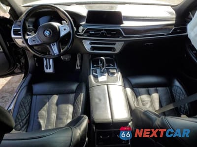 Zdjęcie 8 z 12 samochodu: 2020 BMW 750 XI VIN:WBA7U2C01LBM61935 - miniatura