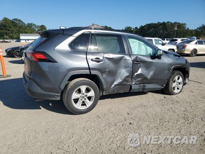 Trzecie zdjęcie samochodu z tyłu: 2021 TOYOTA RAV4 XLE VIN:2T3W1RFV3MC132784 - miniatura