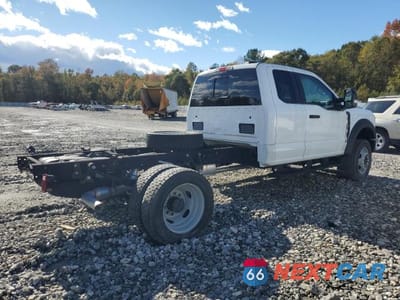 Trzecie zdjęcie samochodu z tyłu: 2024 FORD F450 XL CHASSIS 7.3L GAS VIN:1FD0X4HN7REE01527 - miniatura