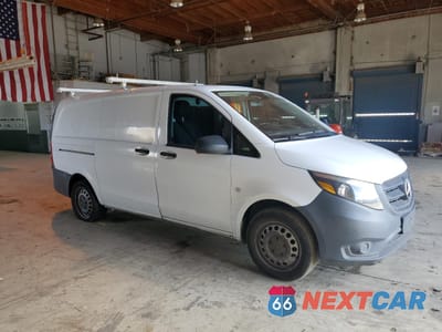 Czwarte zdjęcie samochodu z boku: 2017 MERCEDES BENZ METRIS DELIVERY VAN VIN:WD3PG2EA5H3270885 - miniatura