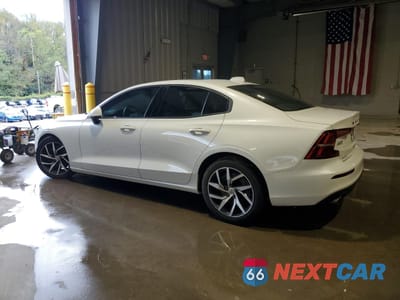 Drugie zdjęcie samochodu z przodu: 2020 VOLVO S60 T5 MOMENTUM VIN:7JR102FK7LG032126 - miniatura