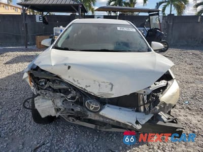 Piąte zdjęcie samochodu w środku: 2019 TOYOTA COROLLA LE VIN:5YFBURHE5KP877724 - miniatura