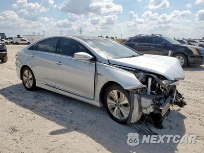 Czwarte zdjęcie samochodu z boku: 2014 HYUN SONATA HYB VIN:KMHEC4A48EA110801 - miniatura