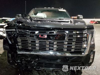 Piąte zdjęcie samochodu w środku: 2025 GMC SIERRA K2500 DENALI VIN:1GT4UREYXSF282334 - miniatura